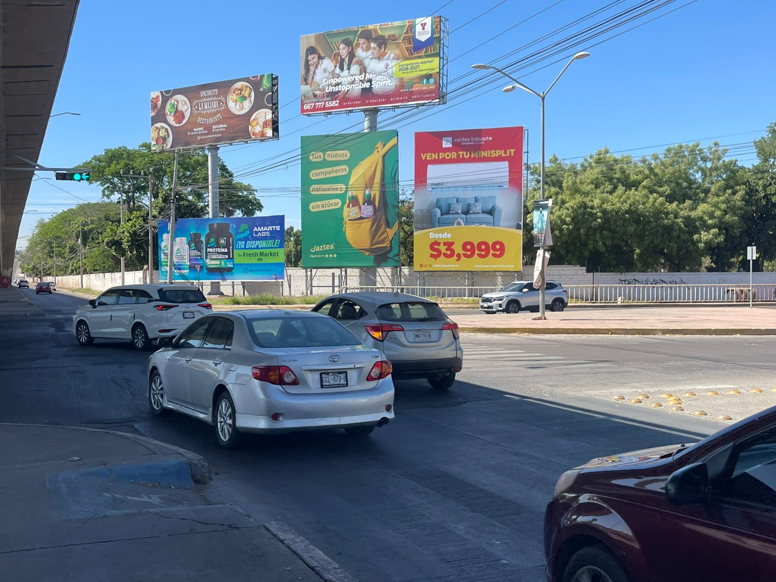 Circuito de espectaculares — Culiacán · Esquina Country Club / Costco — BESTCOLOR